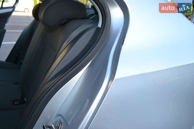 Седан Volkswagen Jetta 2011 в Києві