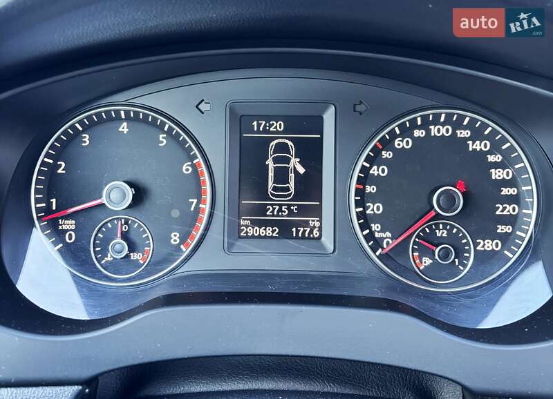 Седан Volkswagen Jetta 2011 в Києві