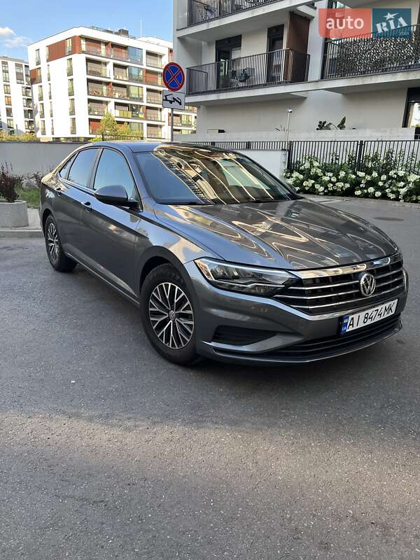 Седан Volkswagen Jetta 2018 в 