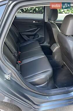 Седан Volkswagen Jetta 2018 в 