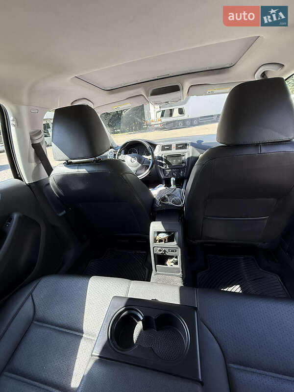 Седан Volkswagen Jetta 2013 в Киеве