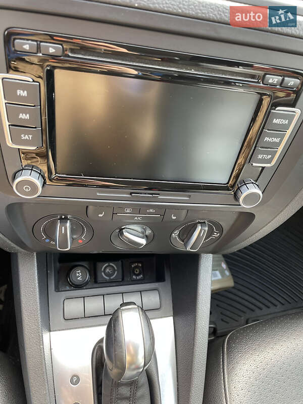 Седан Volkswagen Jetta 2013 в Киеве