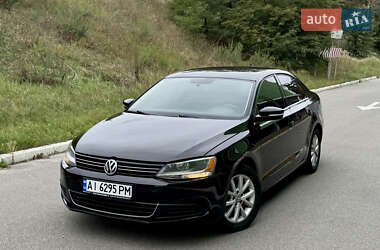 Седан Volkswagen Jetta 2012 в Києві