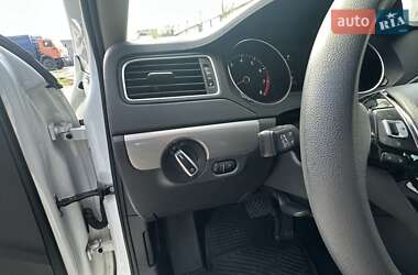 Седан Volkswagen Jetta 2017 в 