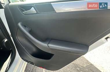 Седан Volkswagen Jetta 2017 в 