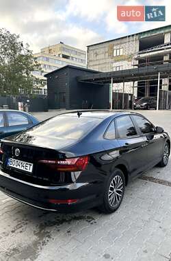 Седан Volkswagen Jetta 2019 в 