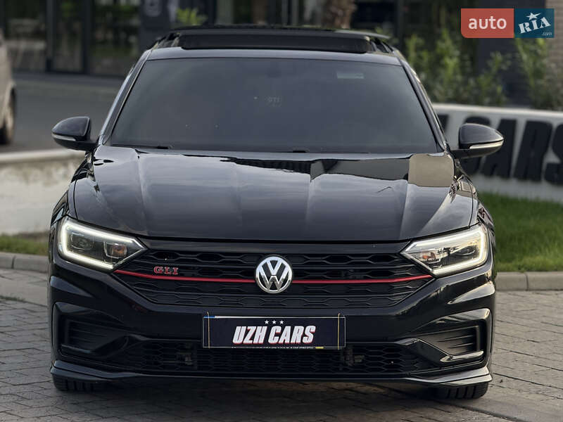 Седан Volkswagen Jetta 2019 в Ужгороді