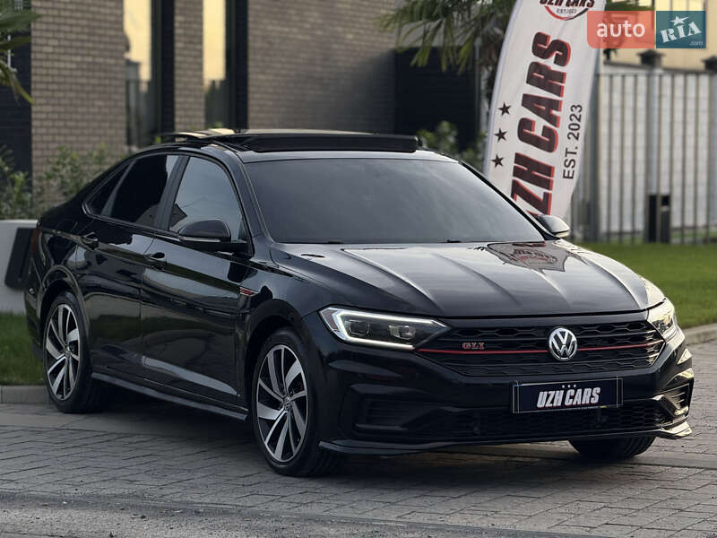 Седан Volkswagen Jetta 2019 в Ужгороді