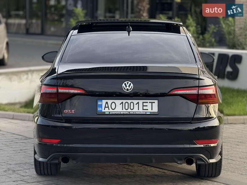 Седан Volkswagen Jetta 2019 в Ужгороді