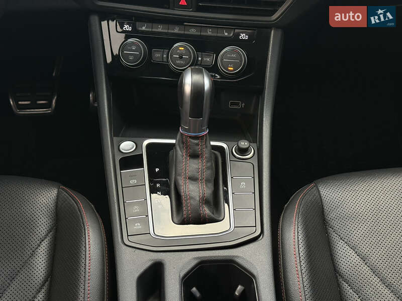 Седан Volkswagen Jetta 2019 в Ужгороді