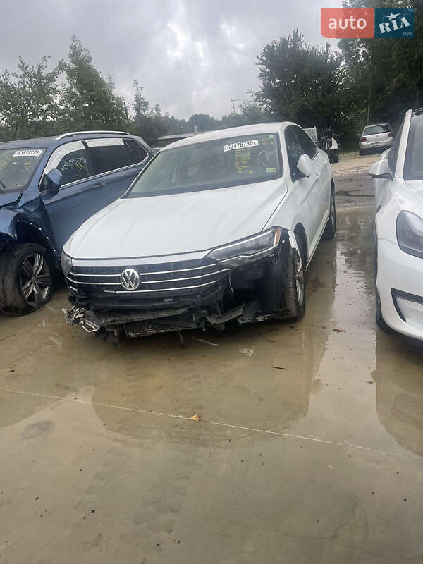 Седан Volkswagen Jetta 2019 в Львове