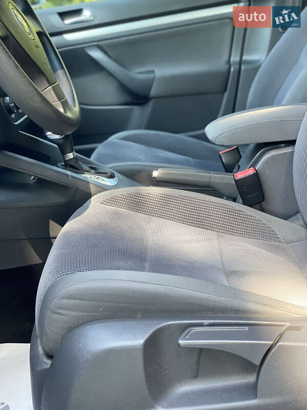 Седан Volkswagen Jetta 2007 в Староконстантинове