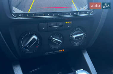 Седан Volkswagen Jetta 2011 в 