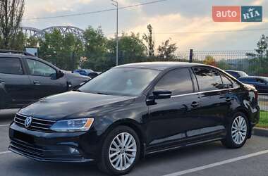 Седан Volkswagen Jetta 2015 в 