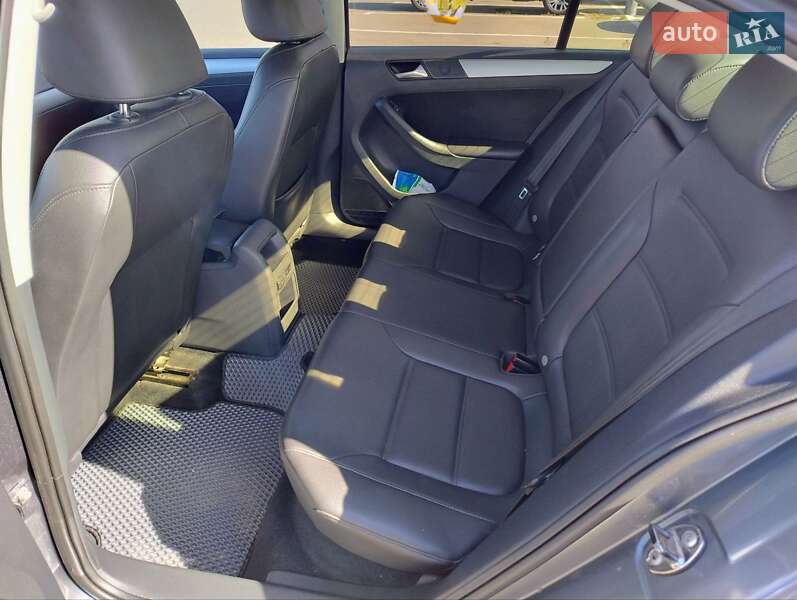 Седан Volkswagen Jetta 2012 в Киеве фото 20 Седан Volkswagen Jetta 2012 в Киеве