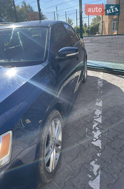 Седан Volkswagen Jetta 2011 в 