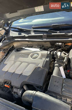 Седан Volkswagen Jetta 2011 в 