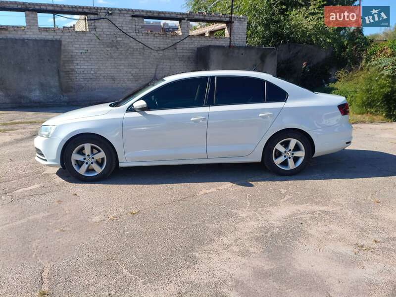 Седан Volkswagen Jetta 2016 в Запоріжжі