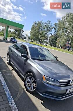 Седан Volkswagen Jetta 2015 в Києві