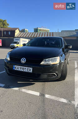 Седан Volkswagen Jetta 2013 в Киеве