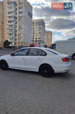 Седан Volkswagen Jetta 2014 в 