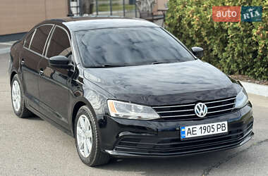 Седан Volkswagen Jetta 2015 в 