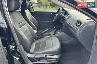 Седан Volkswagen Jetta 2015 в 