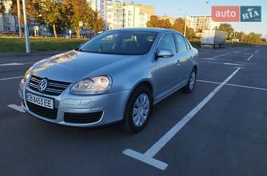 Седан Volkswagen Jetta 2005 в Чернігові