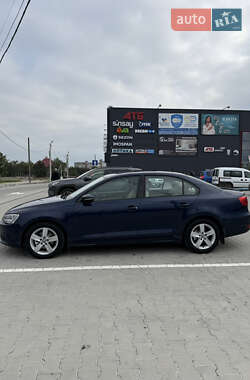 Седан Volkswagen Jetta 2011 в 