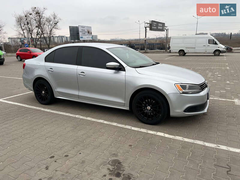 Седан Volkswagen Jetta 2014 в 