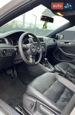 Седан Volkswagen Jetta 2014 в 