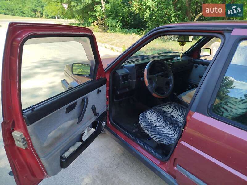 Седан Volkswagen Jetta 1991 в Каневі