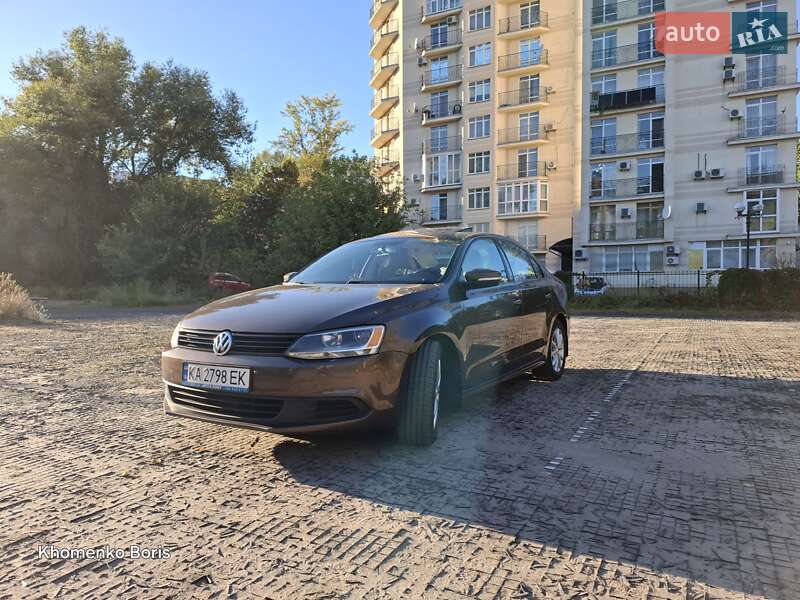 Седан Volkswagen Jetta 2010 в Києві
