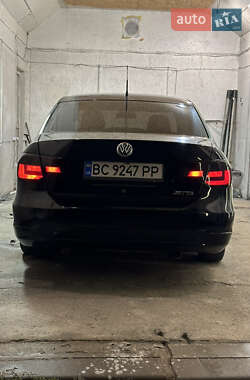 Седан Volkswagen Jetta 2014 в 