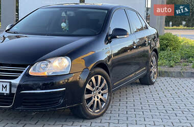 Седан Volkswagen Jetta 2008 в 