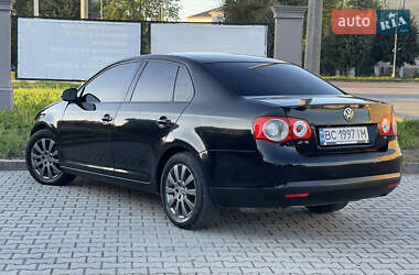 Седан Volkswagen Jetta 2008 в 