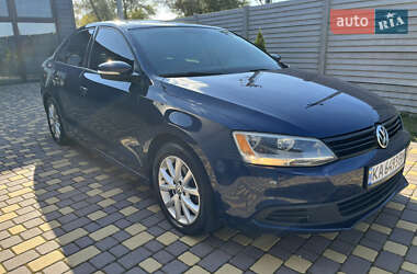 Седан Volkswagen Jetta 2012 в  фото 2 Седан Volkswagen Jetta 2012 в