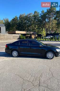 Седан Volkswagen Jetta 2014 в 