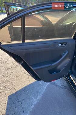 Седан Volkswagen Jetta 2014 в 
