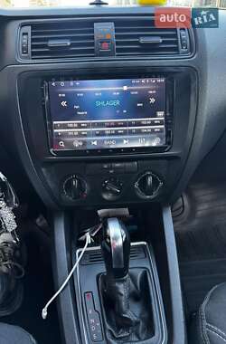 Седан Volkswagen Jetta 2014 в 