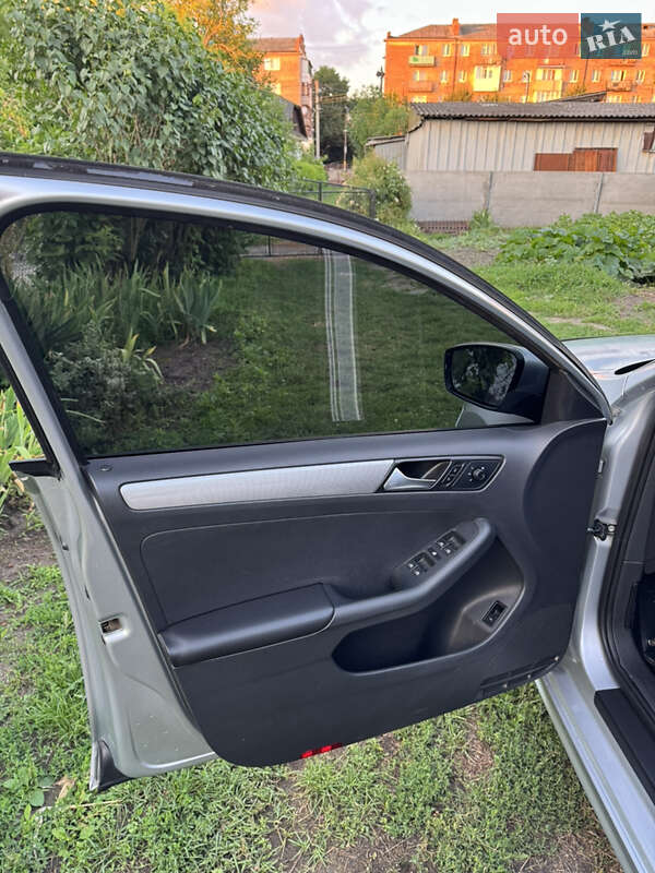 Седан Volkswagen Jetta 2014 в Дубно фото 6 Седан Volkswagen Jetta 2014 в Дубно