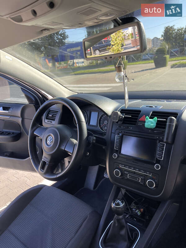 Седан Volkswagen Jetta 2010 в Хмельницькому