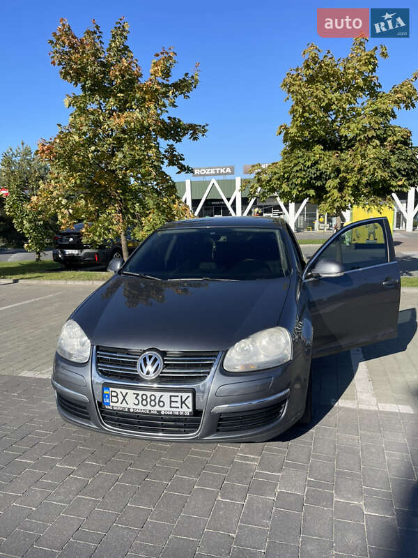 Седан Volkswagen Jetta 2010 в Хмельницькому