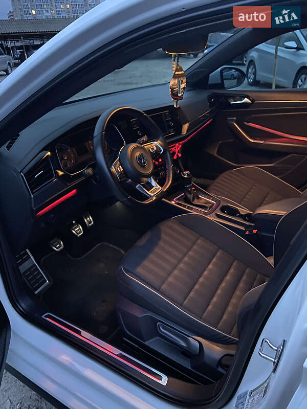 Седан Volkswagen Jetta 2020 в Києві