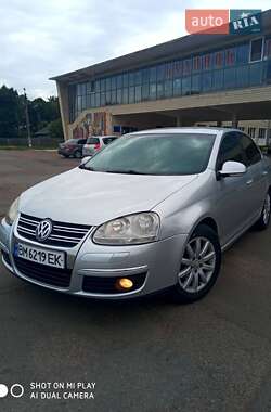 Седан Volkswagen Jetta 2008 в 