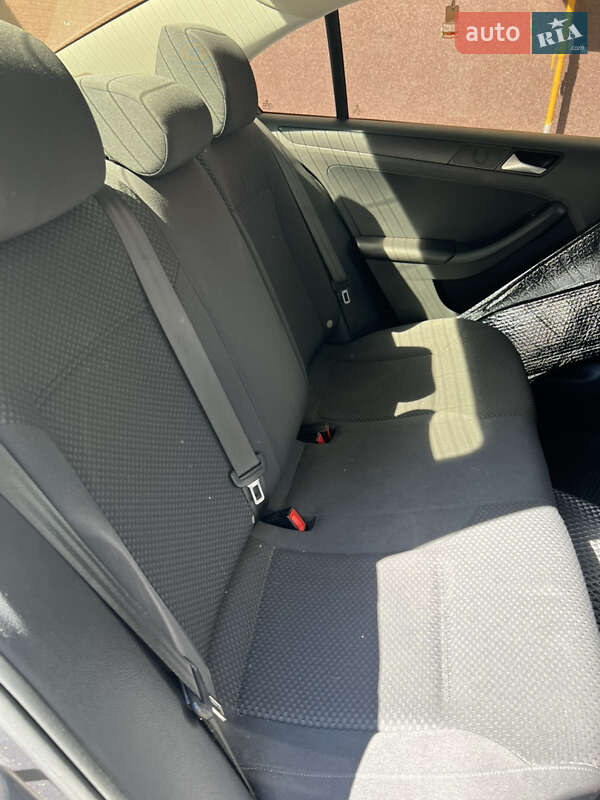 Седан Volkswagen Jetta 2014 в Киеве
