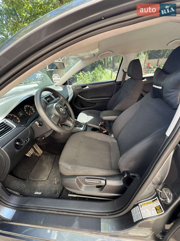 Седан Volkswagen Jetta 2014 в Киеве
