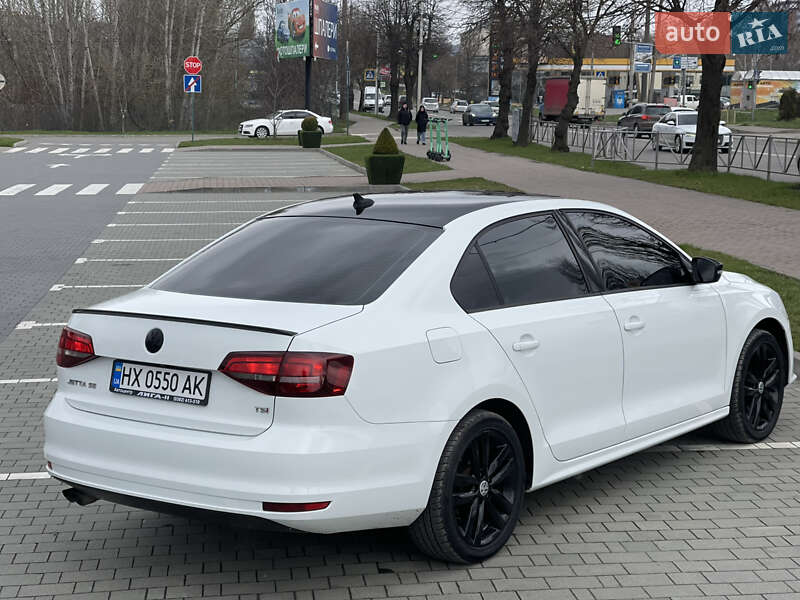 Седан Volkswagen Jetta 2017 в Хмельницькому
