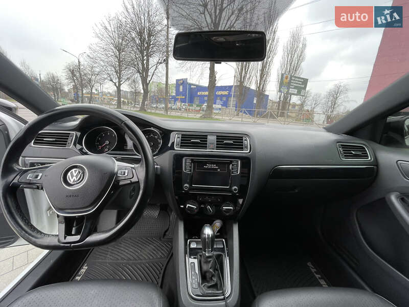 Седан Volkswagen Jetta 2017 в Хмельницькому