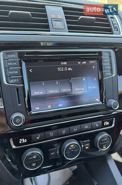 Седан Volkswagen Jetta 2016 в 